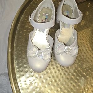 Rachel Cream Kids Dress Shoes with Glittering Bow